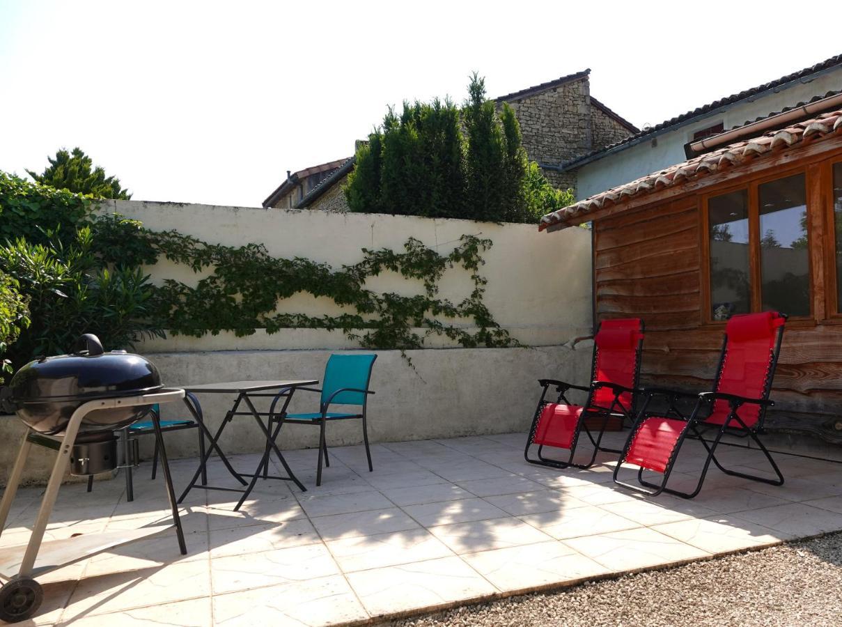 Gite Rural La Maison Mauve Ventouse Exterior photo