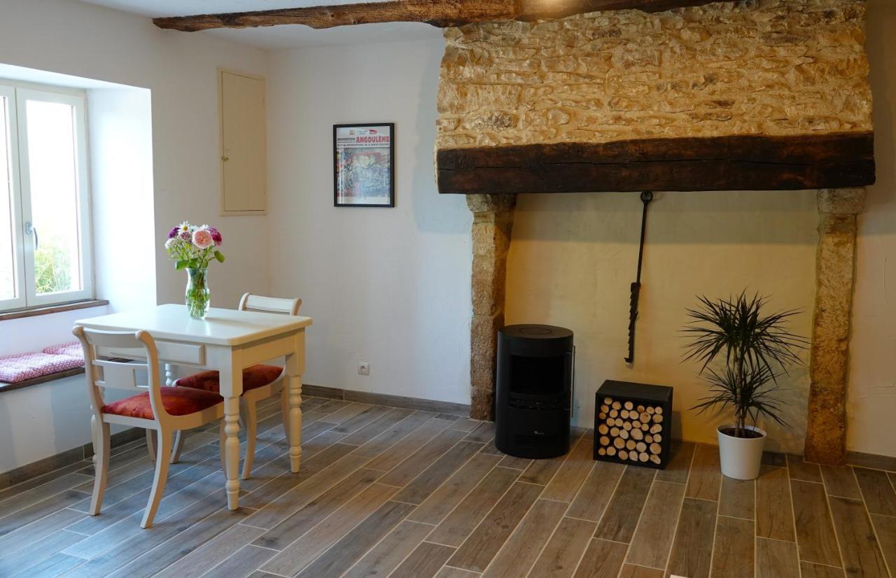Gite Rural La Maison Mauve Ventouse Exterior photo